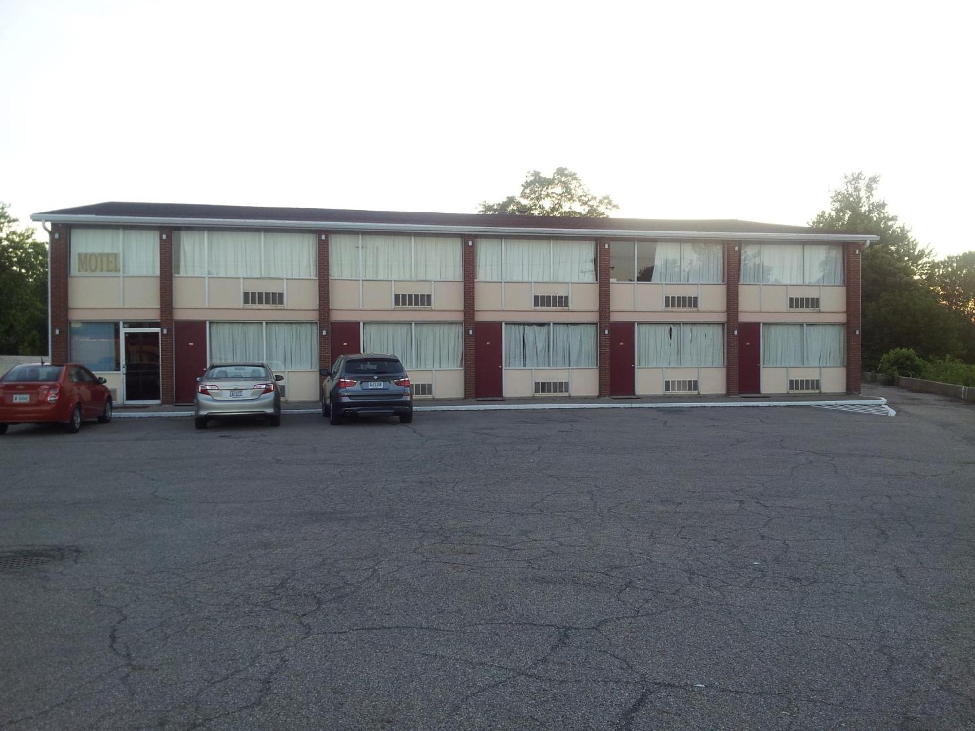 Indian Head Motel Winamac Exterior photo